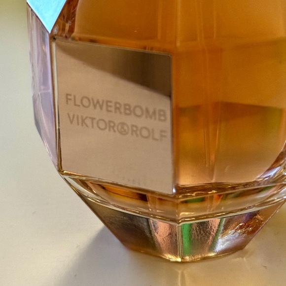 Flowerbomb Eau de Parfum out of box Viktor&Rolf - Picture 5 of 5
